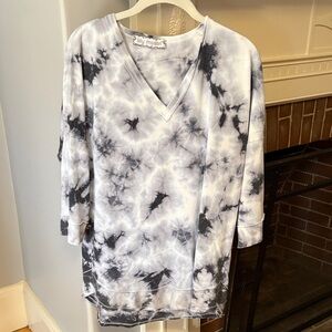 Lily Mason 3/4th Sleeve Tie-dye Sweatshirt EUC